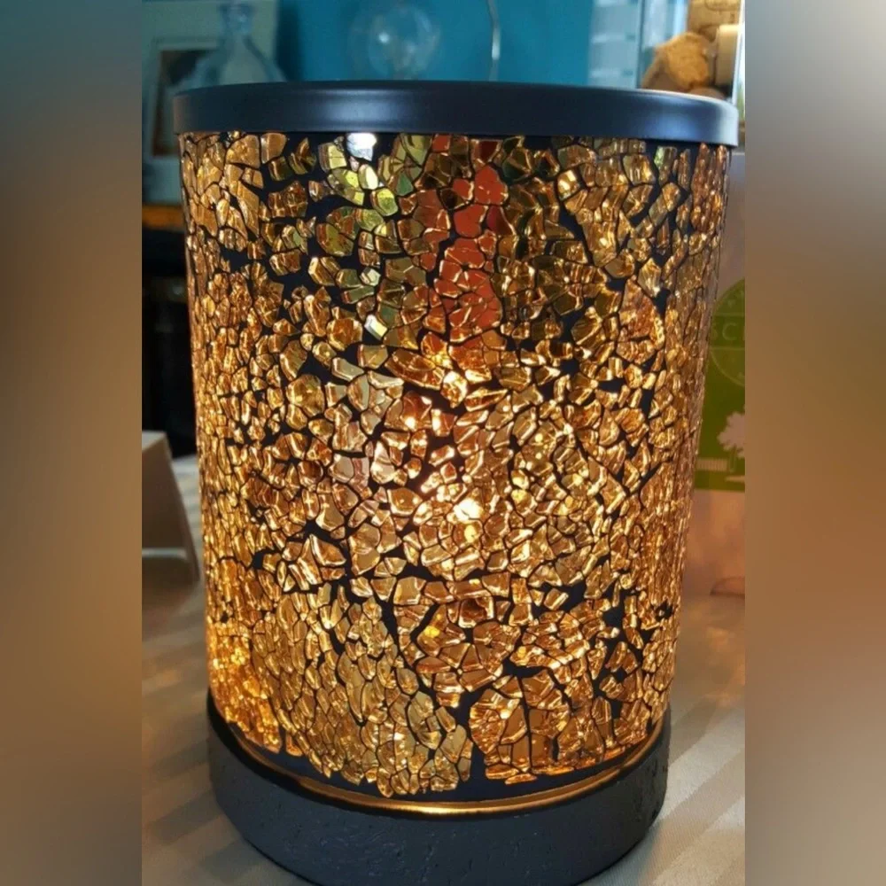 SCENTSY GOLD CRUSHED LAMPSHADE WARMER
